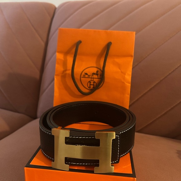 Luxury Black Belt with Gold Buckle - Picture 1 of 8